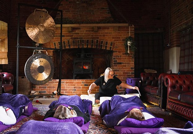 Nissen hut retreat accommodation in derbyshire